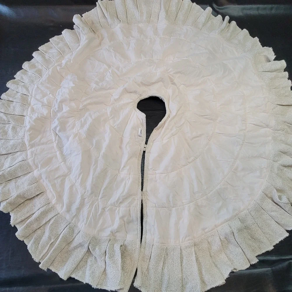 VHC‎ Christmas Tree Skirt Cream Silver Ruffled Burlap Metallic Tiered